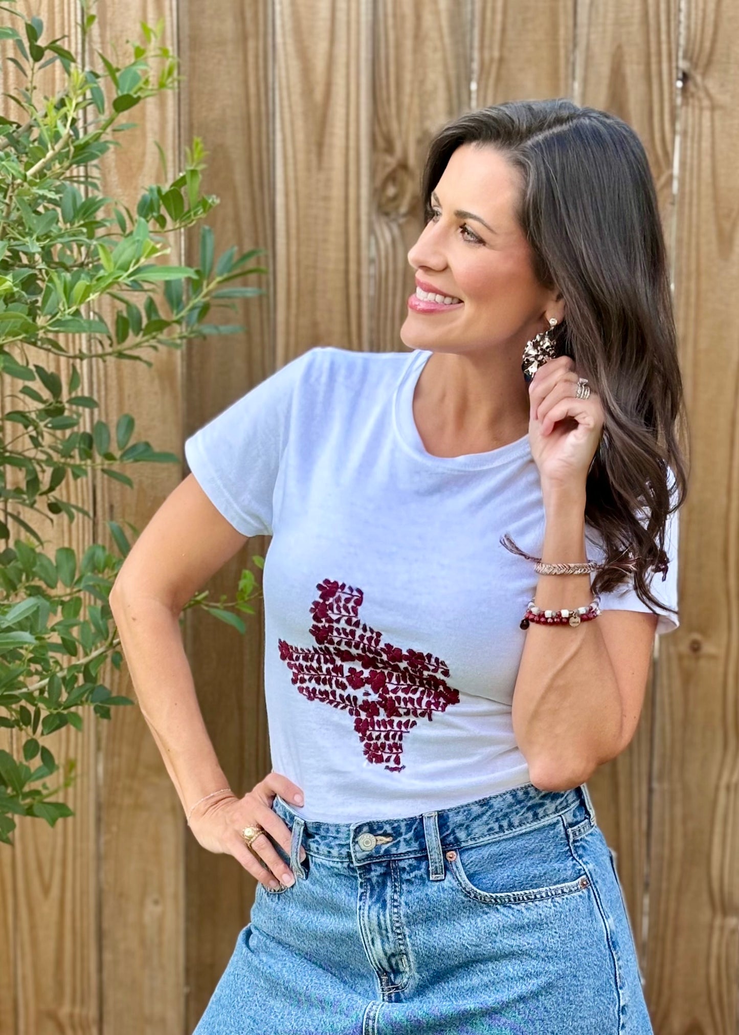 Howdy Yall shirt Flores 2  | White with Maroon
