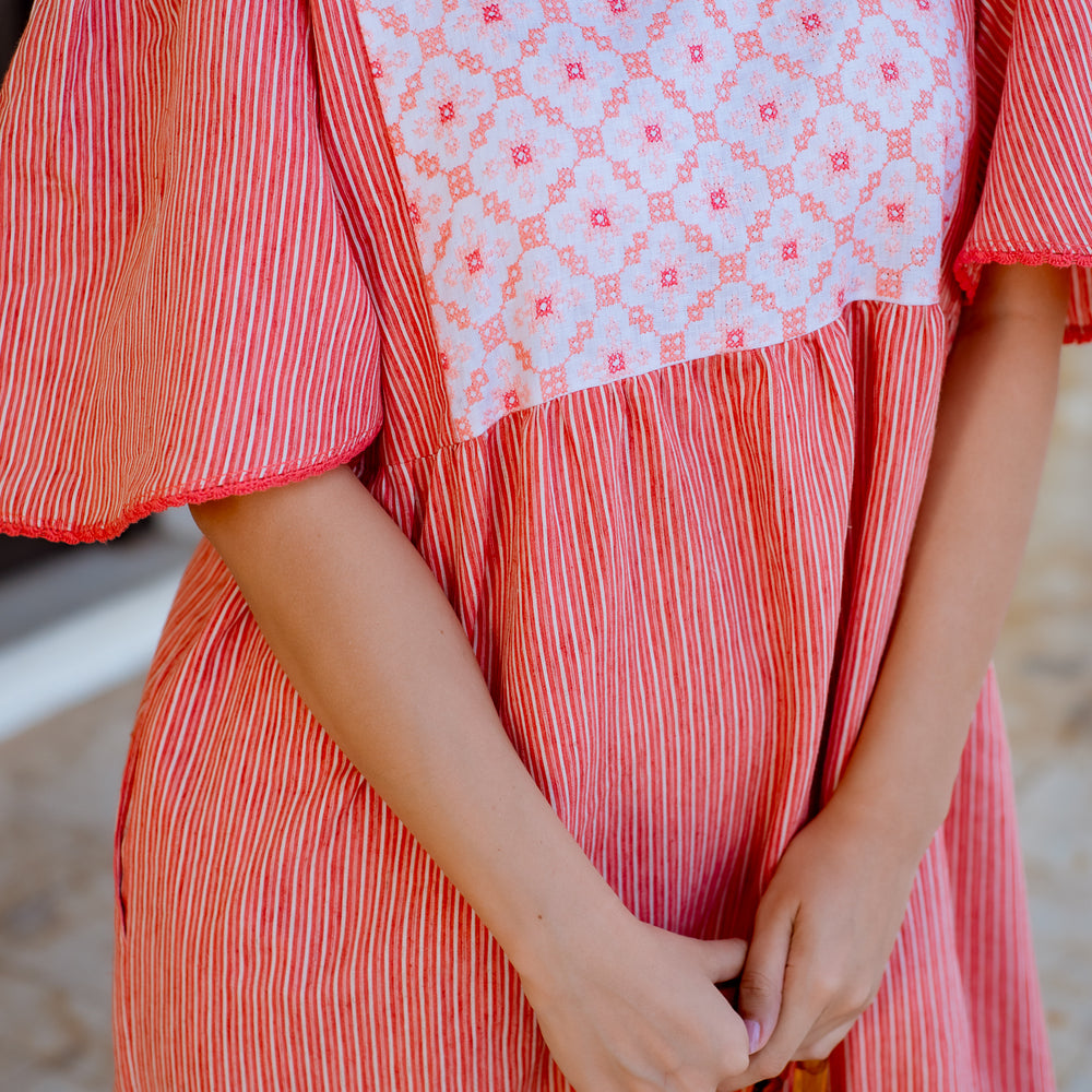 
                  
                    Rosy Cross Stitch - Punto de Cruz Dress | Coral stripes
                  
                